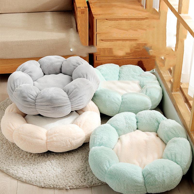 Floral Haven Pet Bed - Luxurious Flower-Shaped Blanket For Dogs And