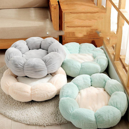 Floral Haven Pet Bed - Luxurious Flower-Shaped Blanket For Dogs And