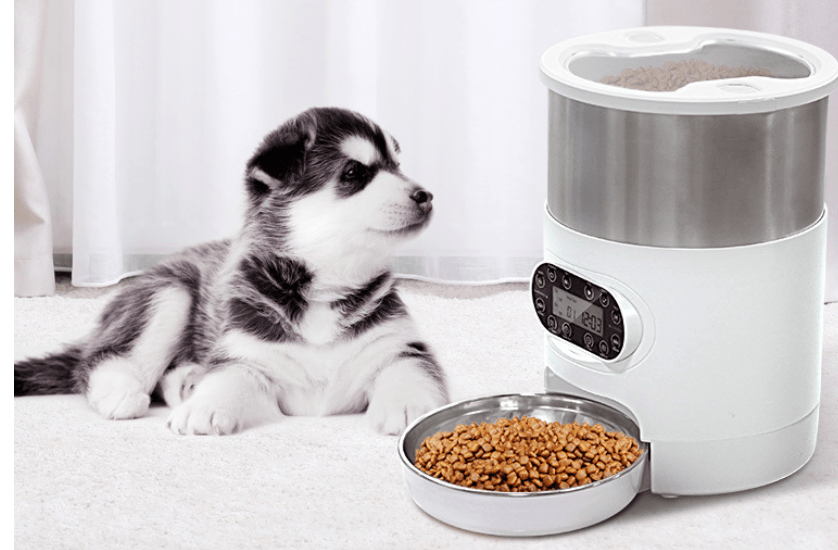 Comedero para mascotas con control remoto Smartpaws: dispensador automático de comida con
